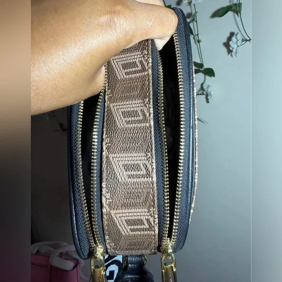 Karl Lagerfeld crossbody purse - Picture 4 of 5